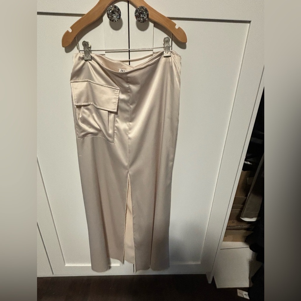 Zara Satin Beige Midi Skirt with Front Pocket. This is a beautiful piece.